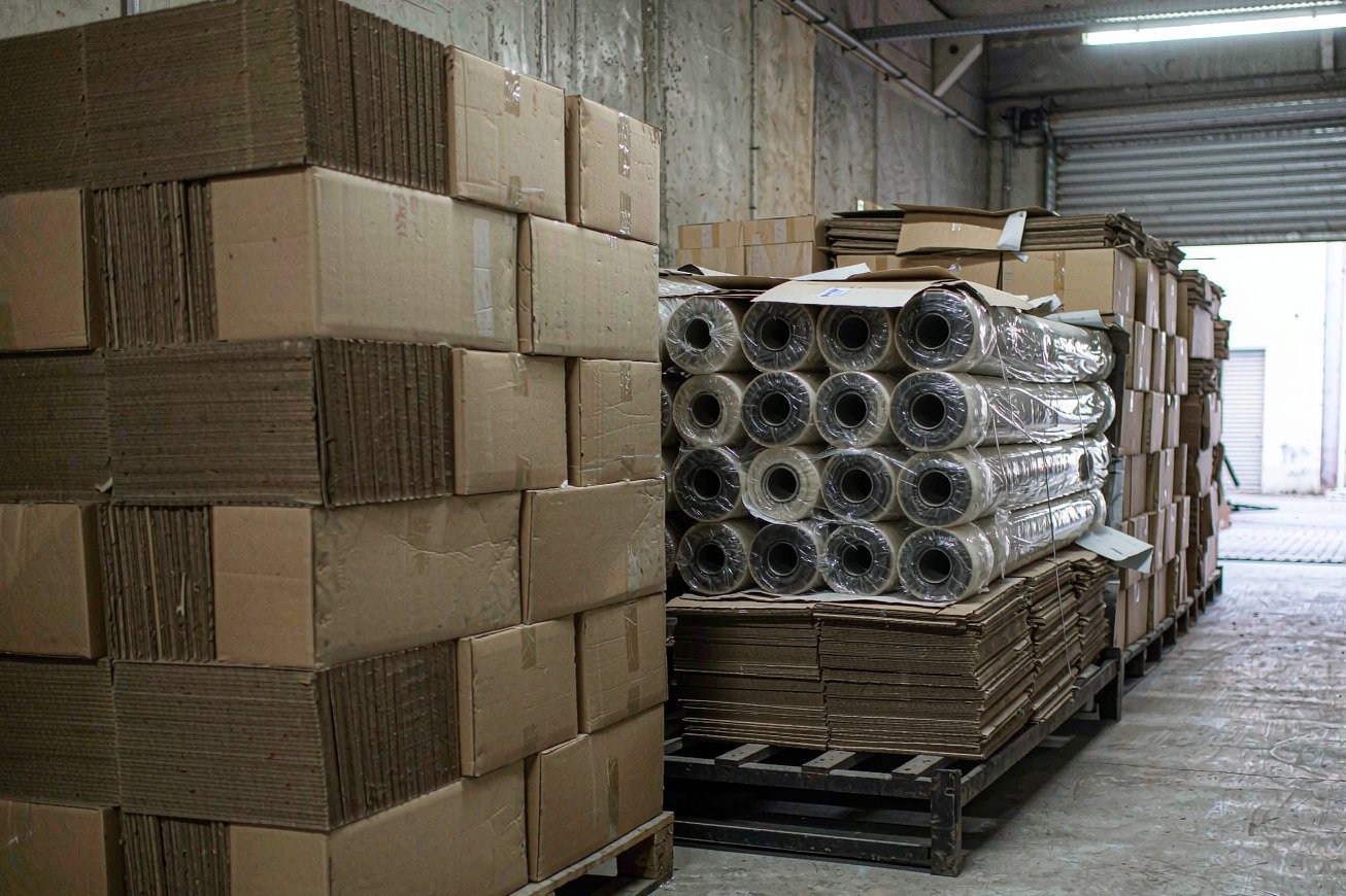 Packing — moisture barrier and labelling